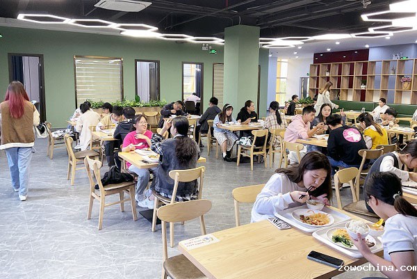 称重自助餐走进学校 让人抵抗不了的自助餐模式! 称重自助餐走进学校 让人抵抗不了的自助餐模式!